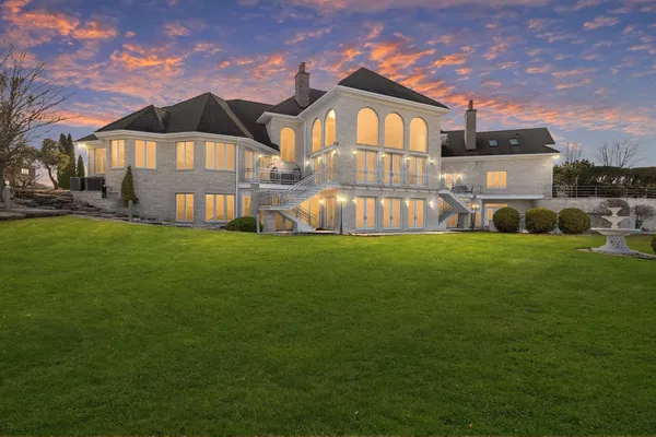 $2,800,000 | 15 Terra Vita Court, South Barrington, IL 60010