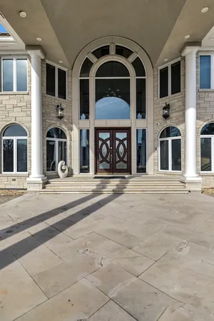 $2,800,000 | 15 Terra Vita Court, South Barrington, IL 60010