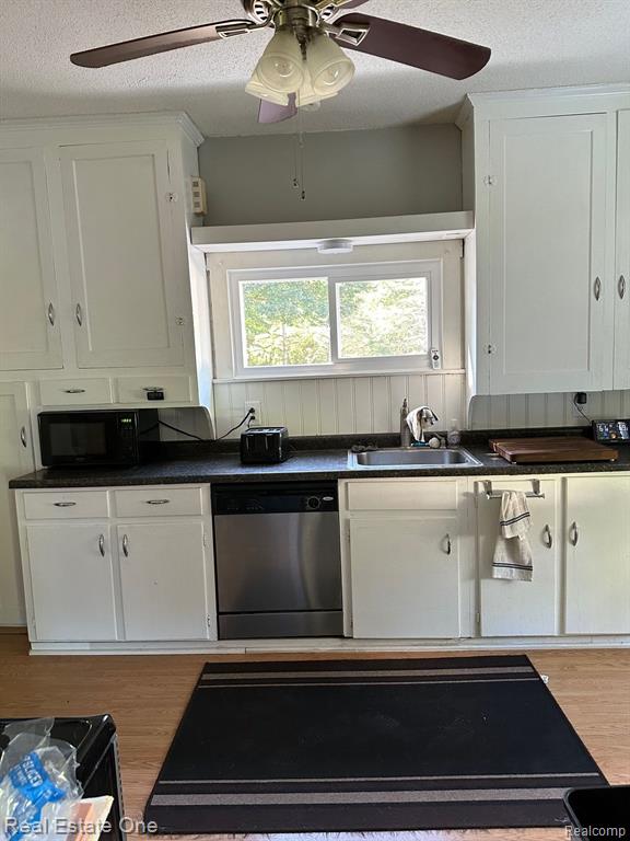 175 North Hospital Road Waterford, MI 48327 - Photo 3 of 26