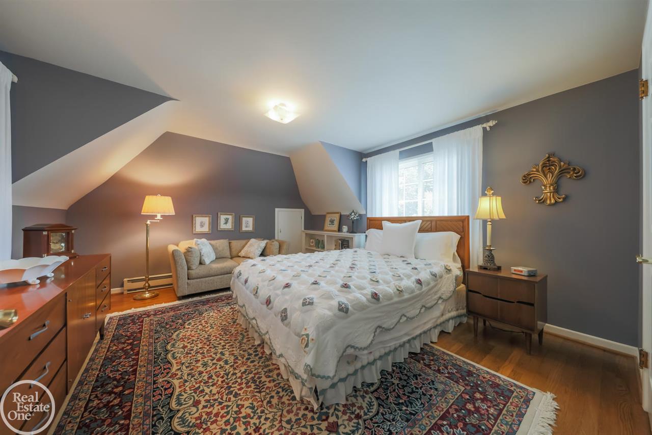 652 Middlesex Road Grosse Pointe, MI 48230 - Photo 46 of 75 50010366-45.JPG