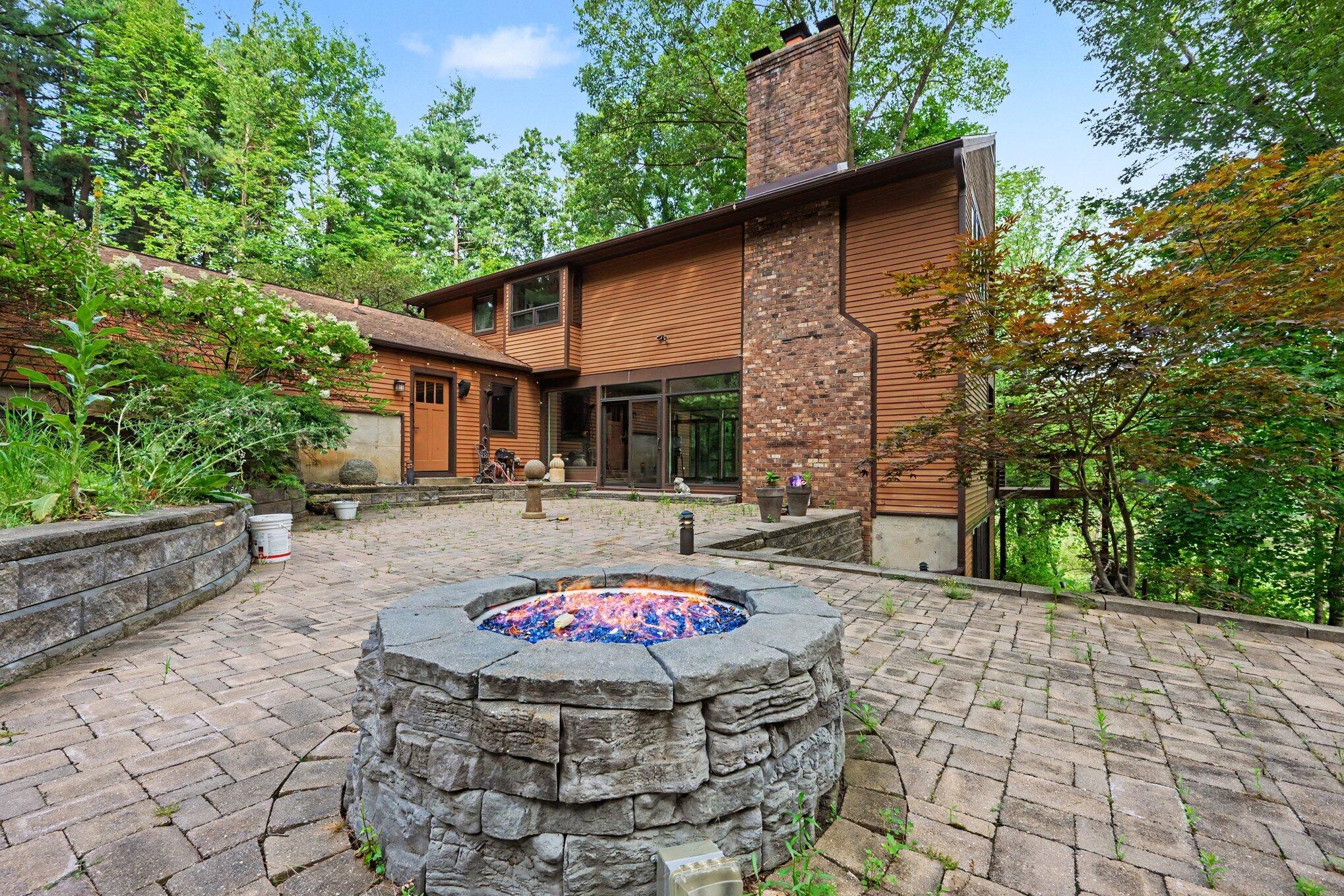 1628 Whites Road Kalamazoo, MI 49008 - Photo 7 of 22 022_file_2973