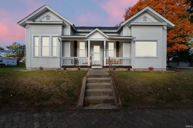 $179,900 | 325 North Wayne Street, Warren, IN 46792