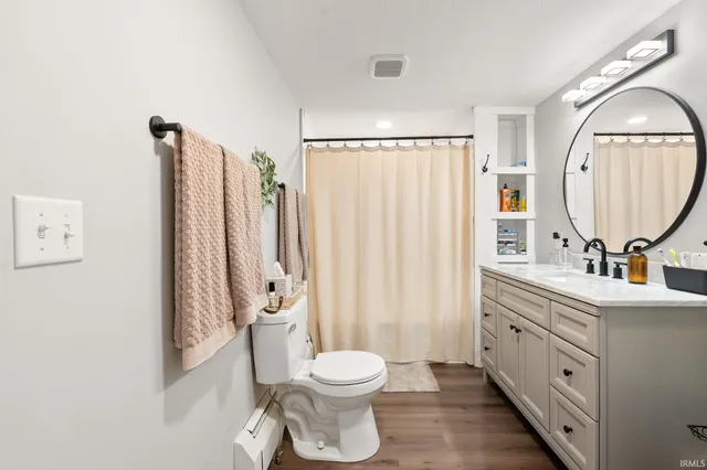 $179,900 | 325 North Wayne Street, Warren, IN 46792