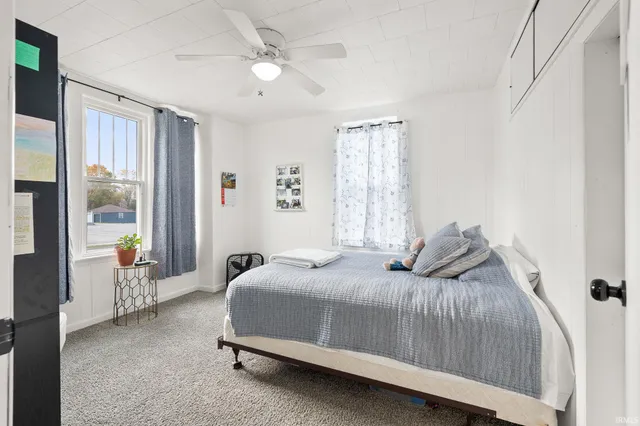 $179,900 | 325 North Wayne Street, Warren, IN 46792