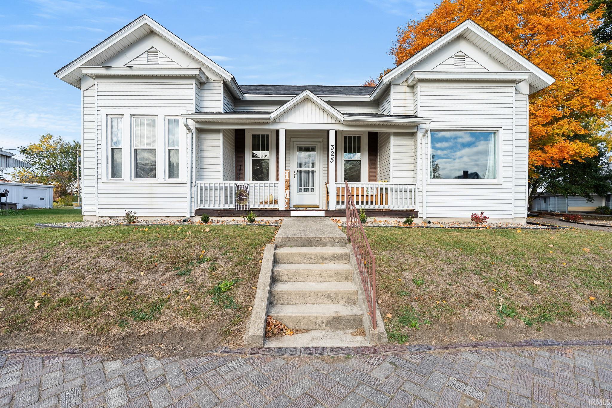 325 North Wayne Street Warren, IN 46792 - Photo 3 of 33