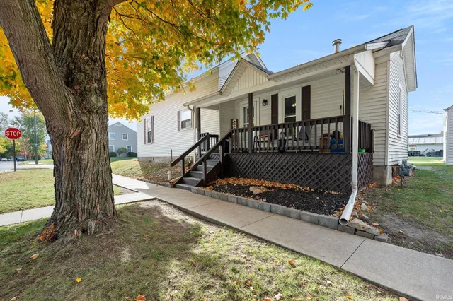 $179,900 | 325 North Wayne Street, Warren, IN 46792