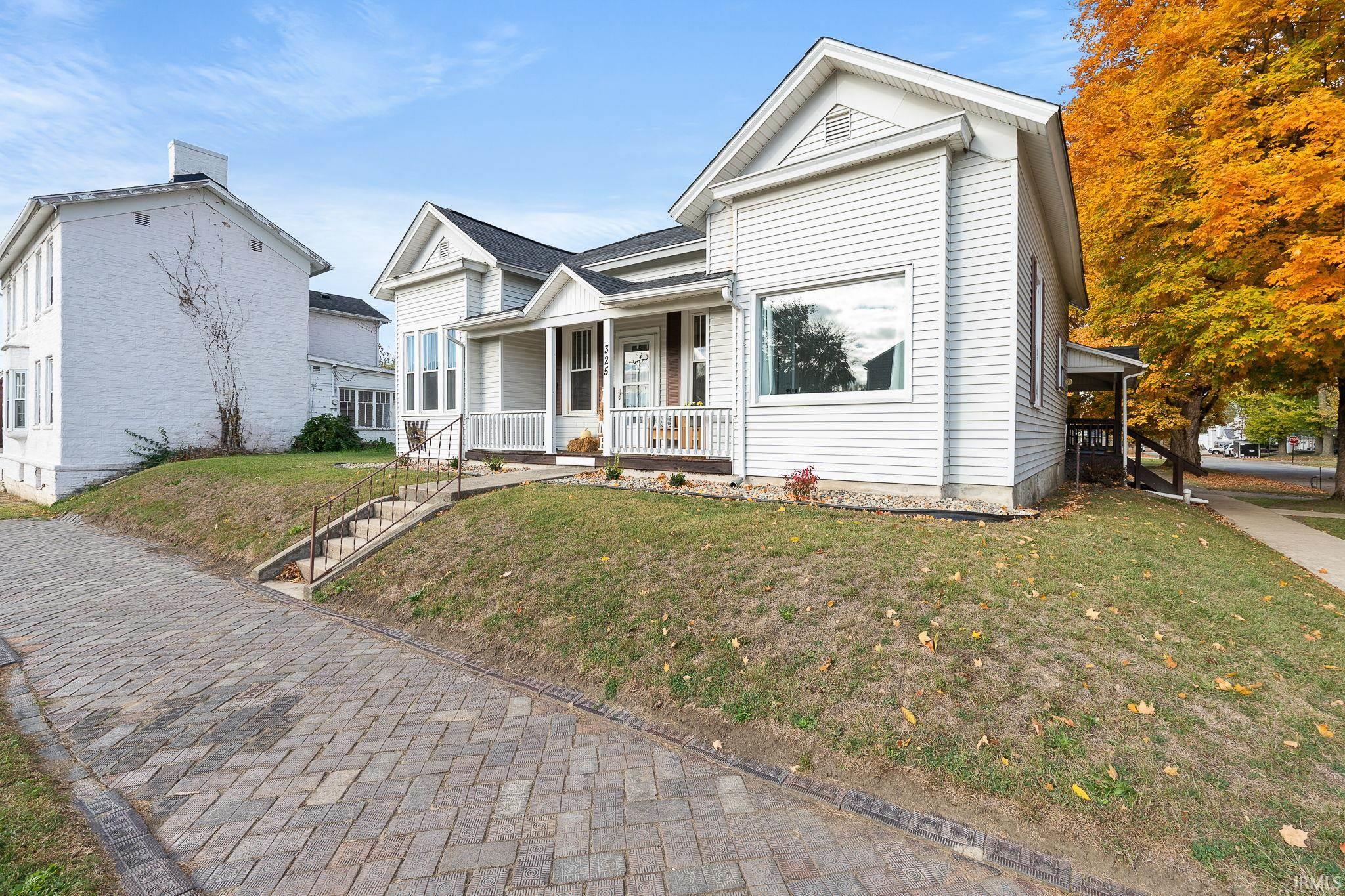 325 North Wayne Street Warren, IN 46792 - Photo 4 of 33