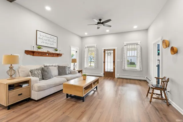 $179,900 | 325 North Wayne Street, Warren, IN 46792