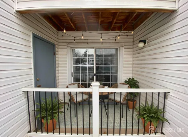 $400,000 | 215 Waterford Drive, Edison, NJ 08817