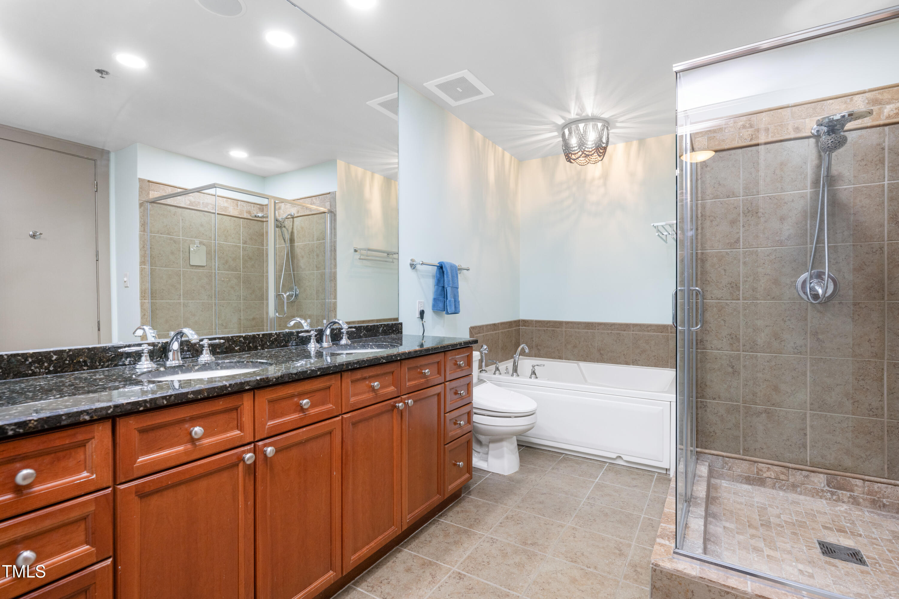 618 North Boylan Avenue, Unit 622 Raleigh, NC 27603 - Photo 18 of 38 Primary Bathroom
