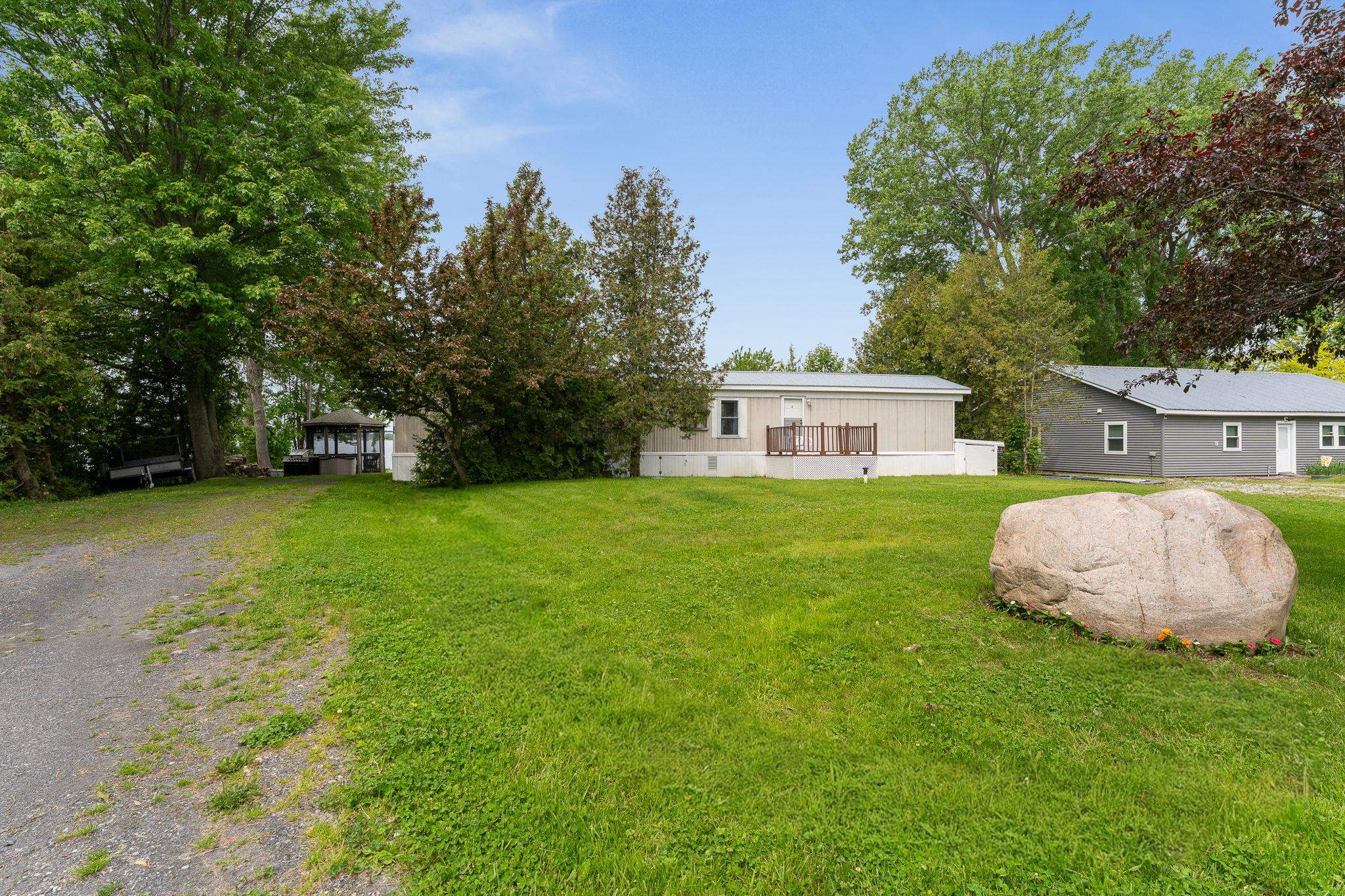 279 Hunter Road North Alburgh, VT 05440 - Photo 7 of 49