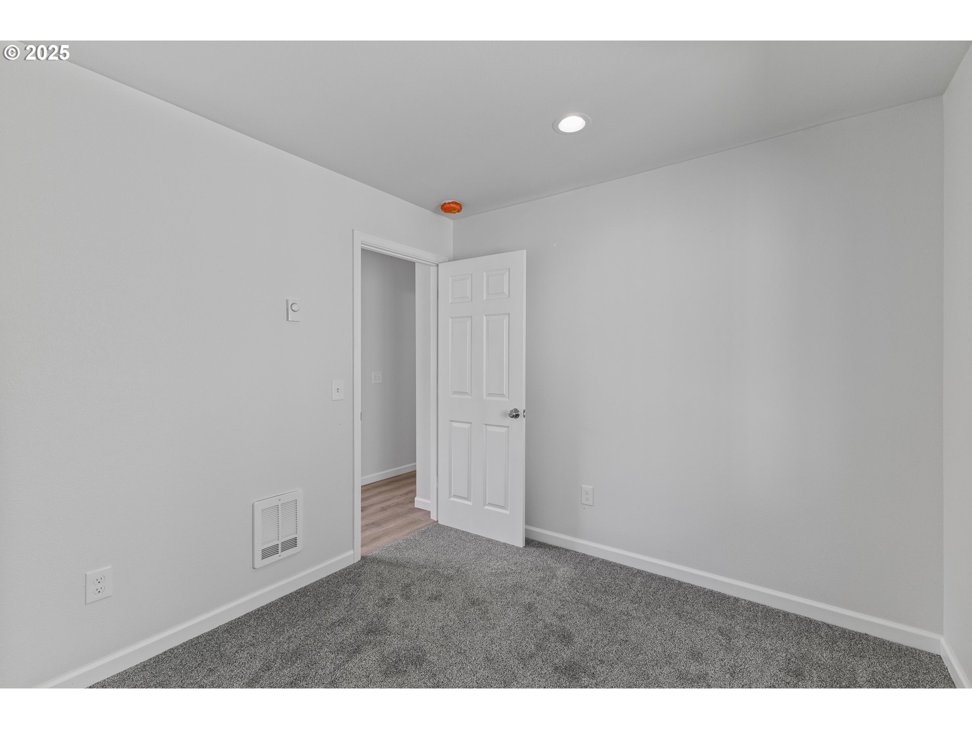 1175 North Dean Street Coquille, OR 97423 - Photo 22 of 34 a view of an empty room