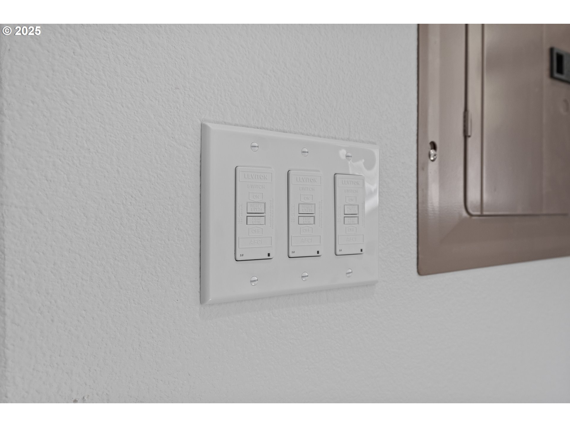 1175 North Dean Street Coquille, OR 97423 - Photo 31 of 34 a view of white cabinet