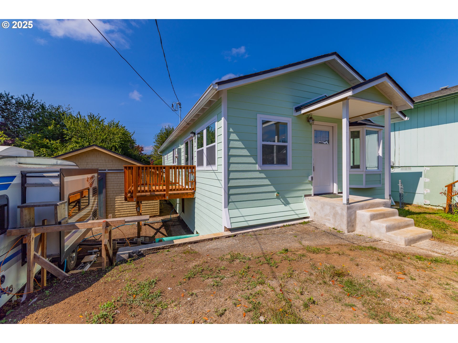 1175 North Dean Street Coquille, OR 97423 - Photo 6 of 34 a house view with a backyard space