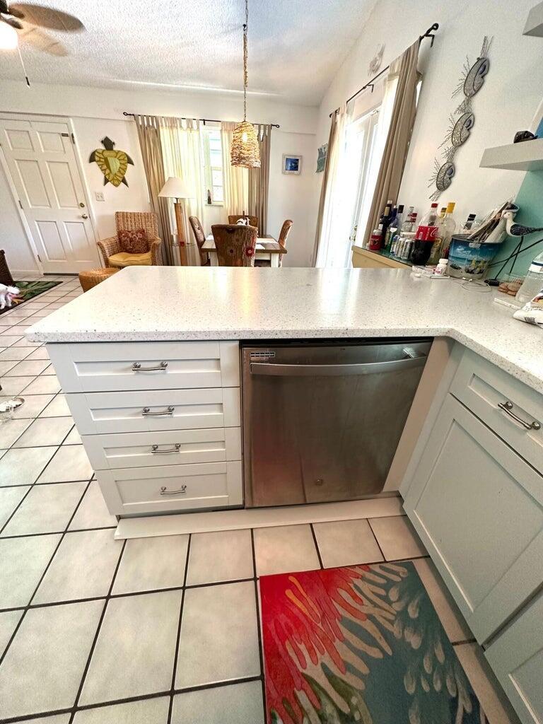 410 Mahogany Avenue Key Largo, FL 33037 - Photo 8 of 18 a bathroom with a sink and a mirror