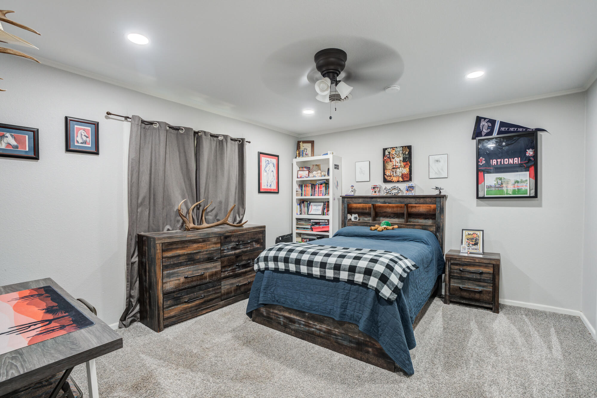 811 Borger Plainview, TX 79072 - Photo 24 of 32 811-Borger_Plainview-TX_26_Bedroom-3