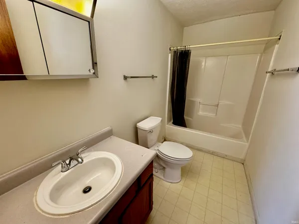 $210,000 | 414 West Northlane Drive, Bloomington, IN 47404