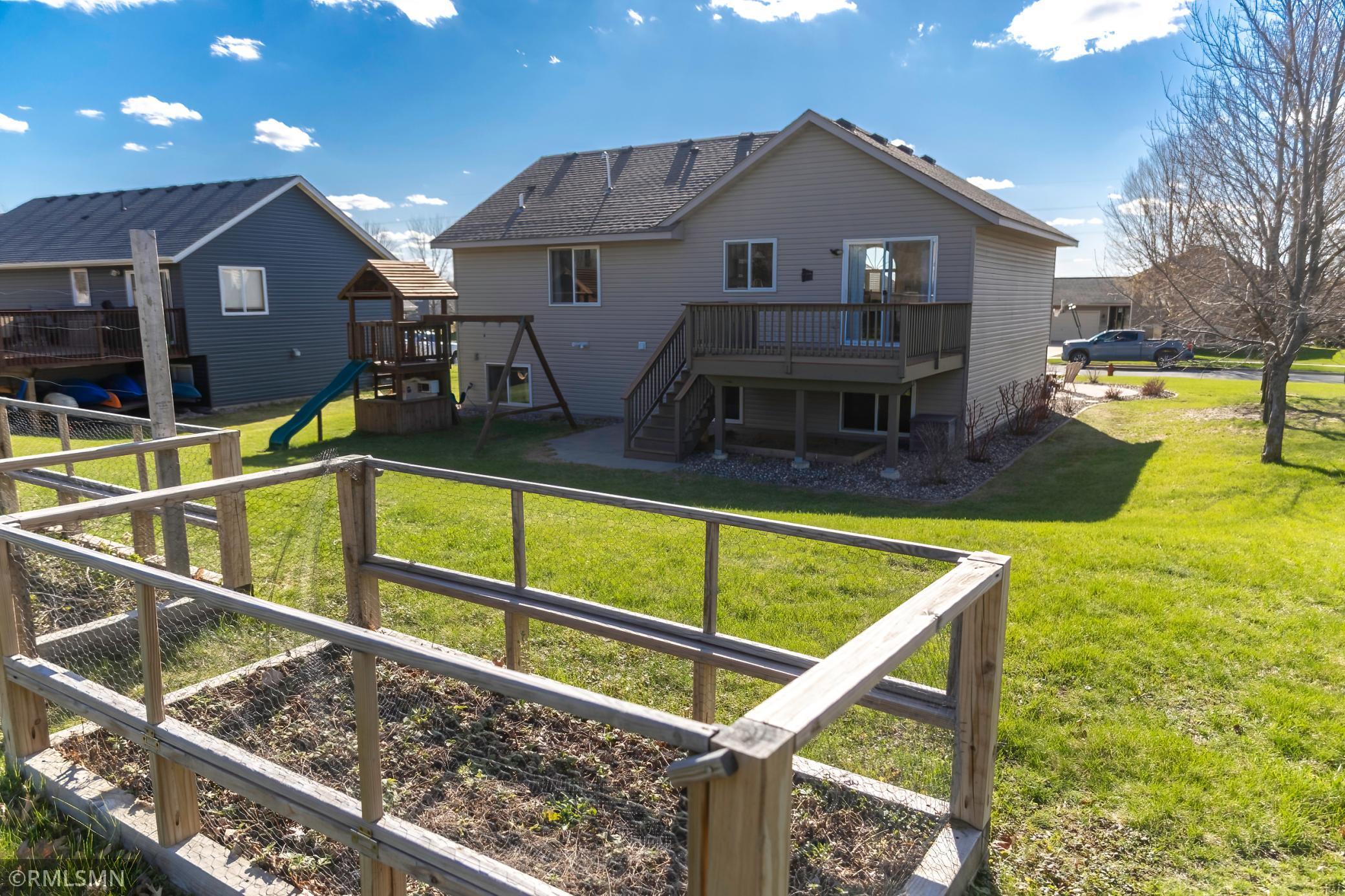 201 Pine Street Cannon Falls, MN 55009 - Photo 21 of 27