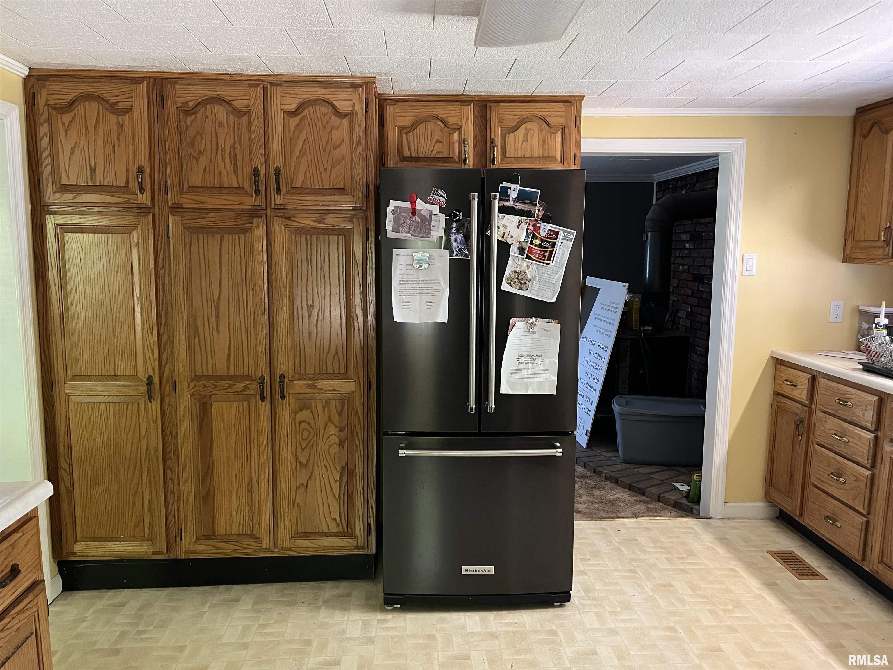 20094 Galatia Post Road Pittsburg, IL 62974 - Photo 8 of 32
