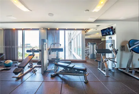 $695,000 | 325 South Biscayne Boulevard, Unit 3921, Miami, FL 33131