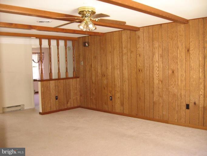 11533 Wolfsville Road Smithsburg, MD 21783 - Photo 7 of 15 Extra large Living Room