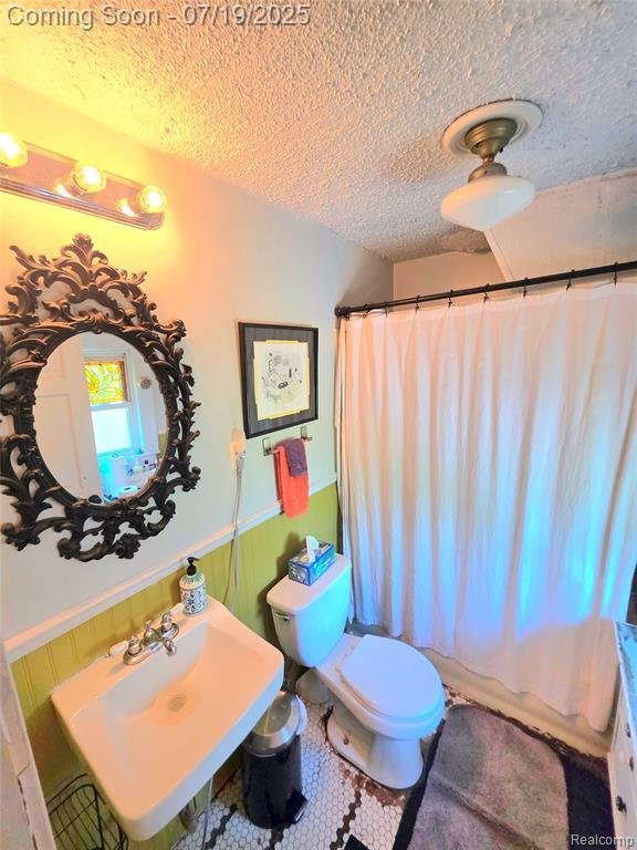 24 Utica Road Pontiac, MI 48341 - Photo 9 of 29