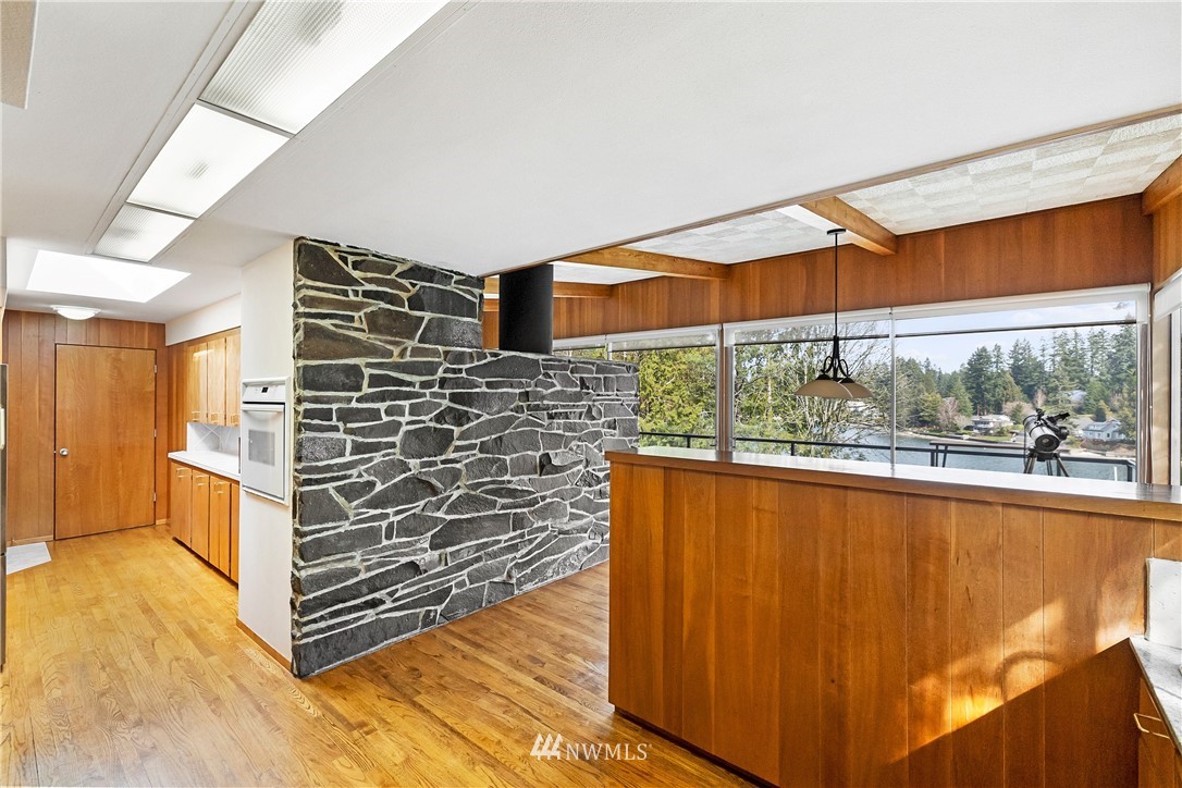 1600 Madrona Point Bremerton, WA 98312 - Photo 16 of 40