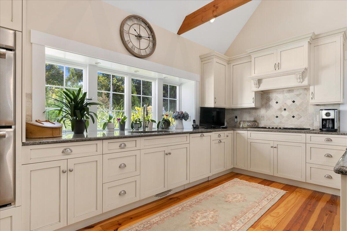 112 Tisquantum Road Chatham, MA 02633 - Photo 13 of 41 028-112Tis-128