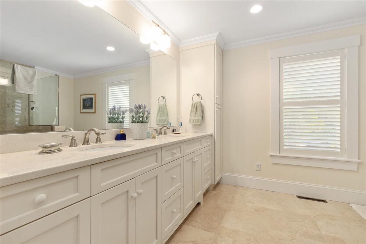 112 Tisquantum Road Chatham, MA 02633 - Photo 18 of 41 040-112Tis-140