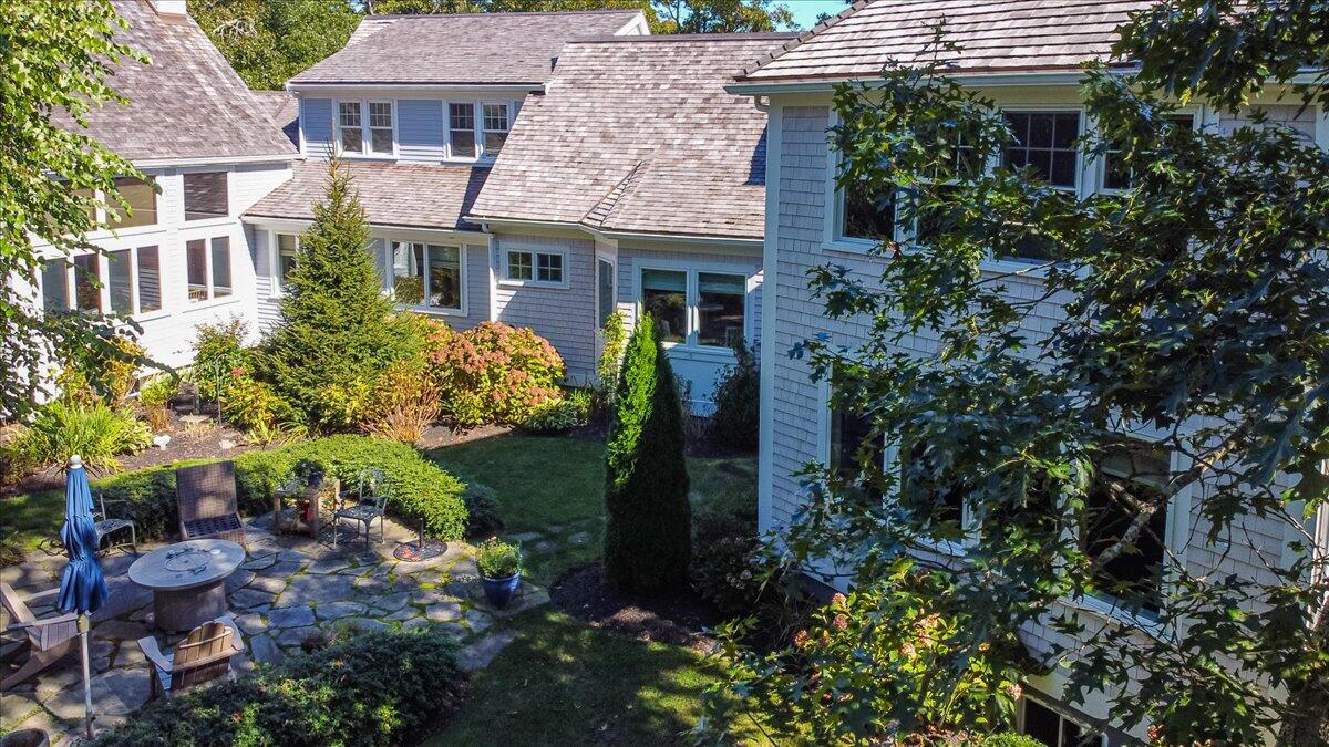 112 Tisquantum Road Chatham, MA 02633 - Photo 2 of 41 107-112Tis-207