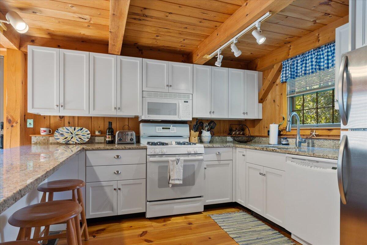 112 Tisquantum Road Chatham, MA 02633 - Photo 26 of 41 067-112Tis-167