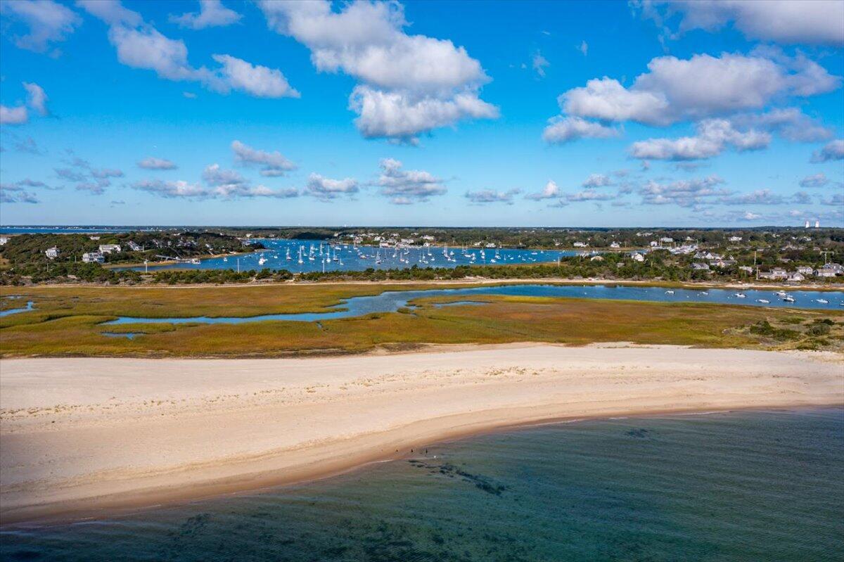 112 Tisquantum Road Chatham, MA 02633 - Photo 4 of 41 123-112Tis-223