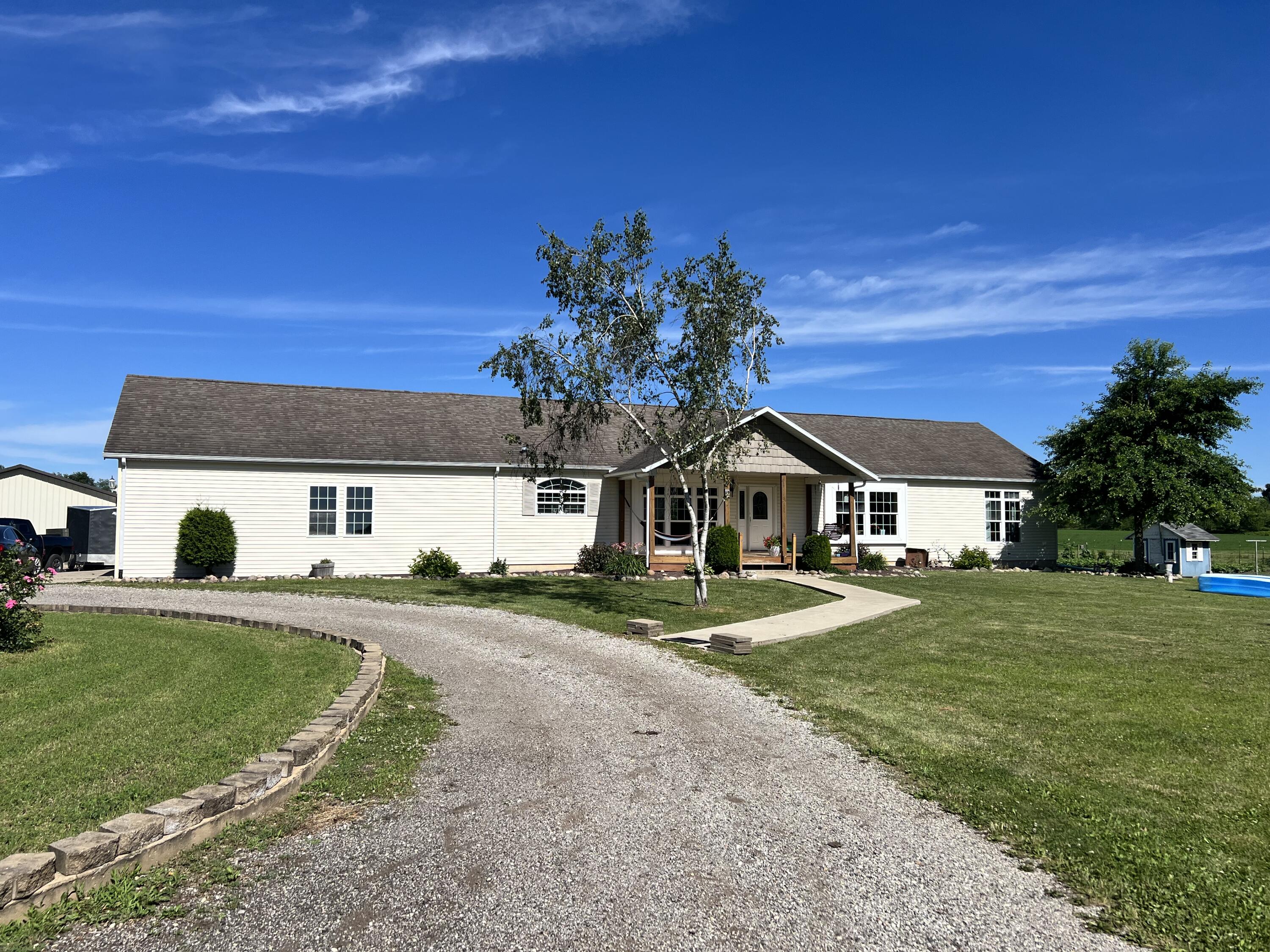 61169 Youngman Road Three Rivers, MI 49093 - Photo 1 of 28 IMG_2365