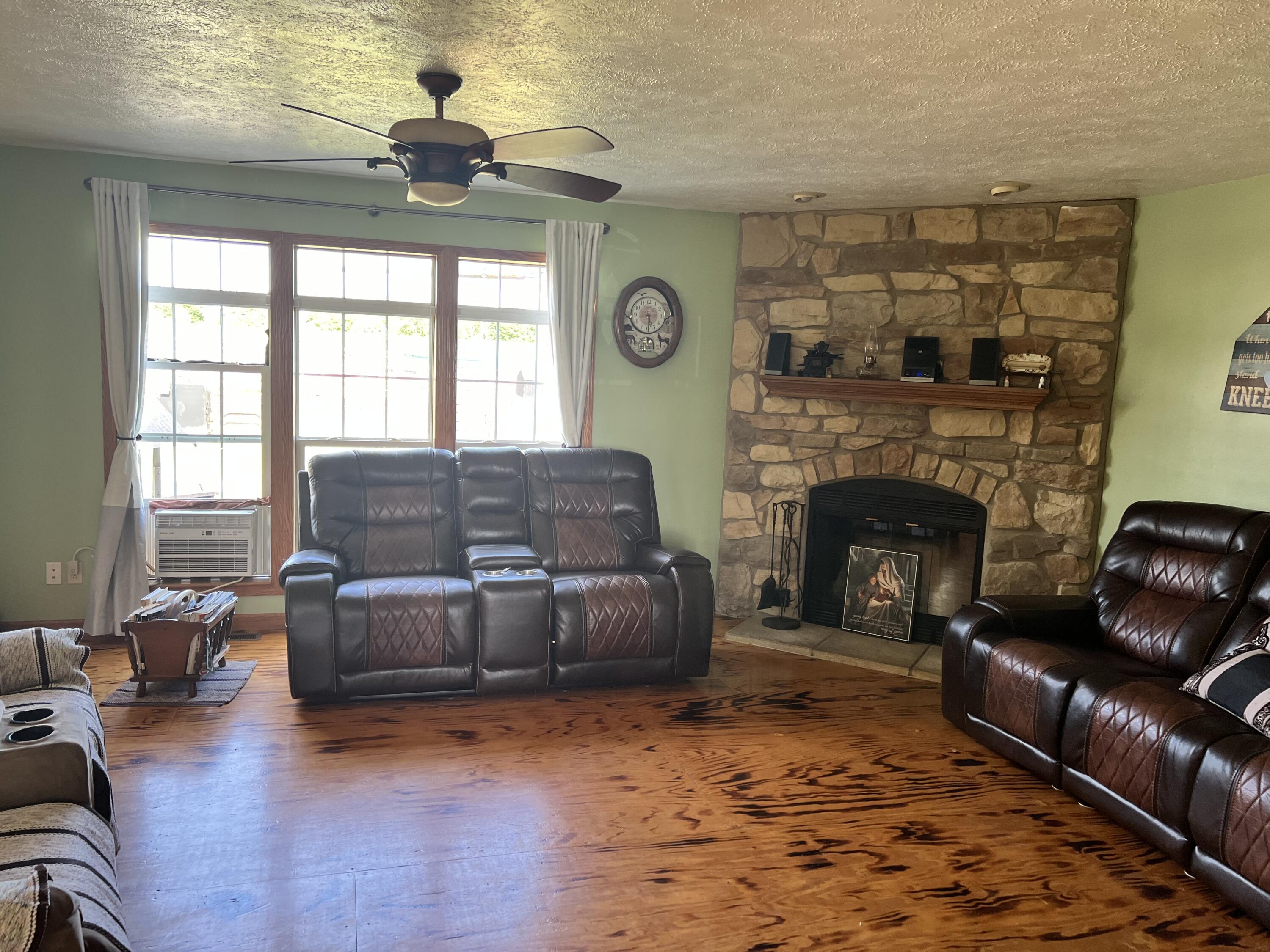 61169 Youngman Road Three Rivers, MI 49093 - Photo 6 of 28 IMG_2372