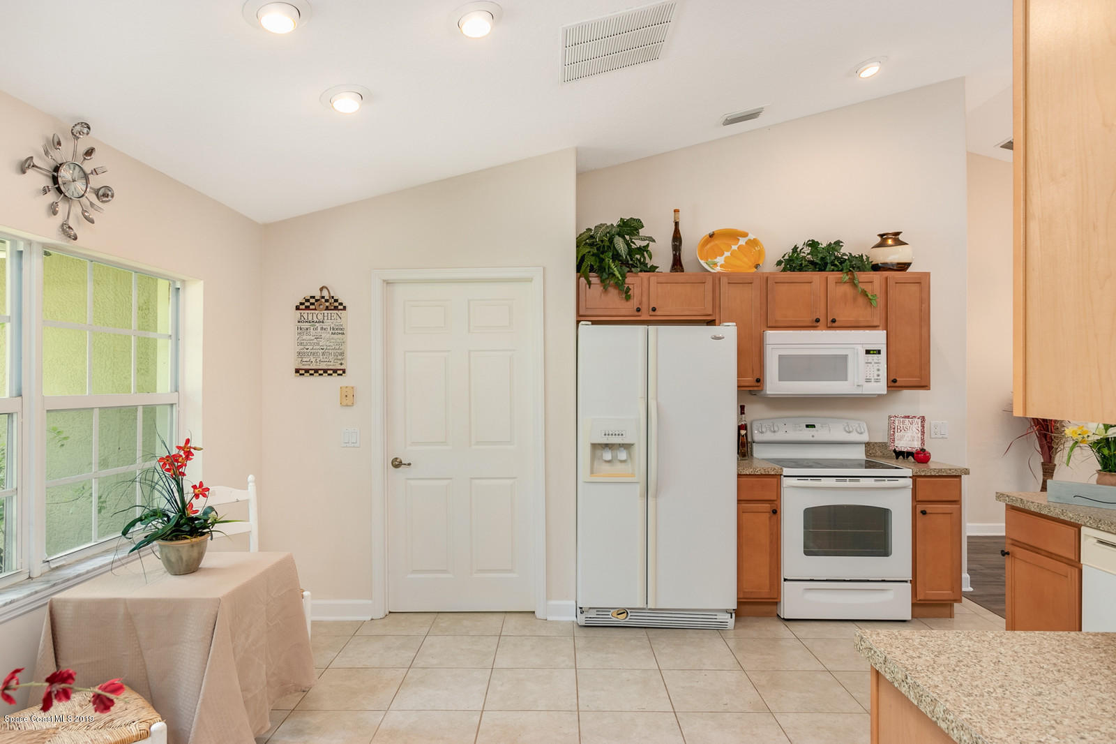 171 Haines Road Southwest Palm Bay, FL 32908 - Photo 7 of 26 Kitchen