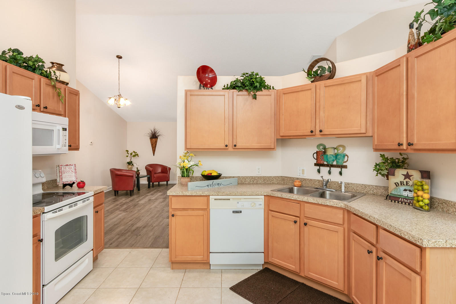 171 Haines Road Southwest Palm Bay, FL 32908 - Photo 9 of 26 Kitchen