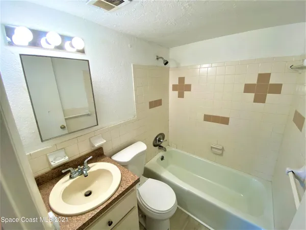 $1,200 | 2170 Knox McRae Drive, Unit 5, Titusville, FL 32780