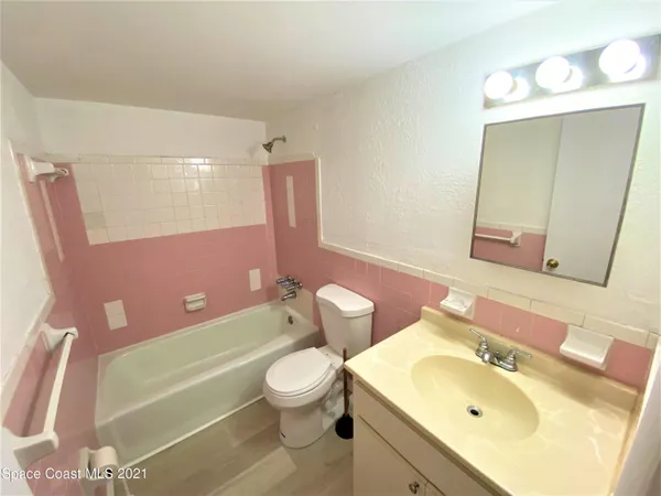 $1,200 | 2170 Knox McRae Drive, Unit 5, Titusville, FL 32780