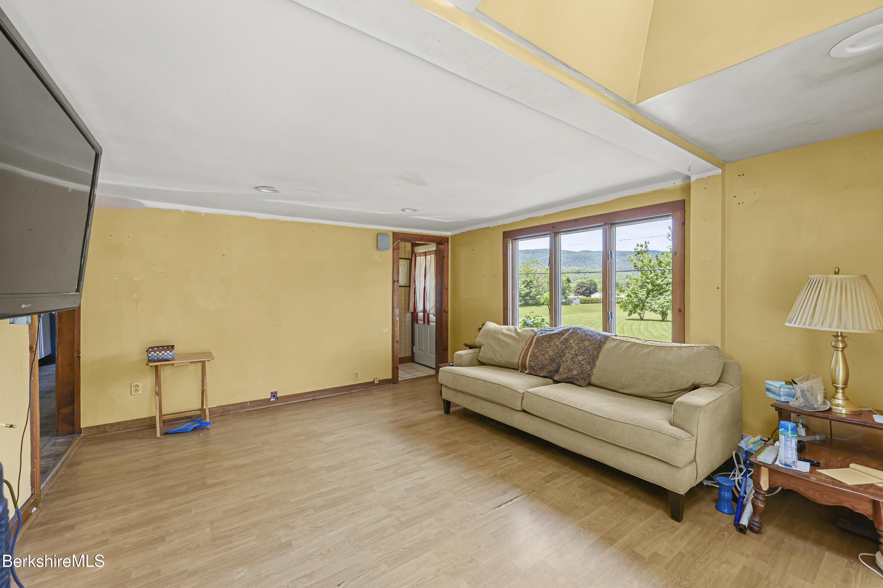 174 Wells Road Cheshire, MA 01225 - Photo 4 of 29 25 Living Room