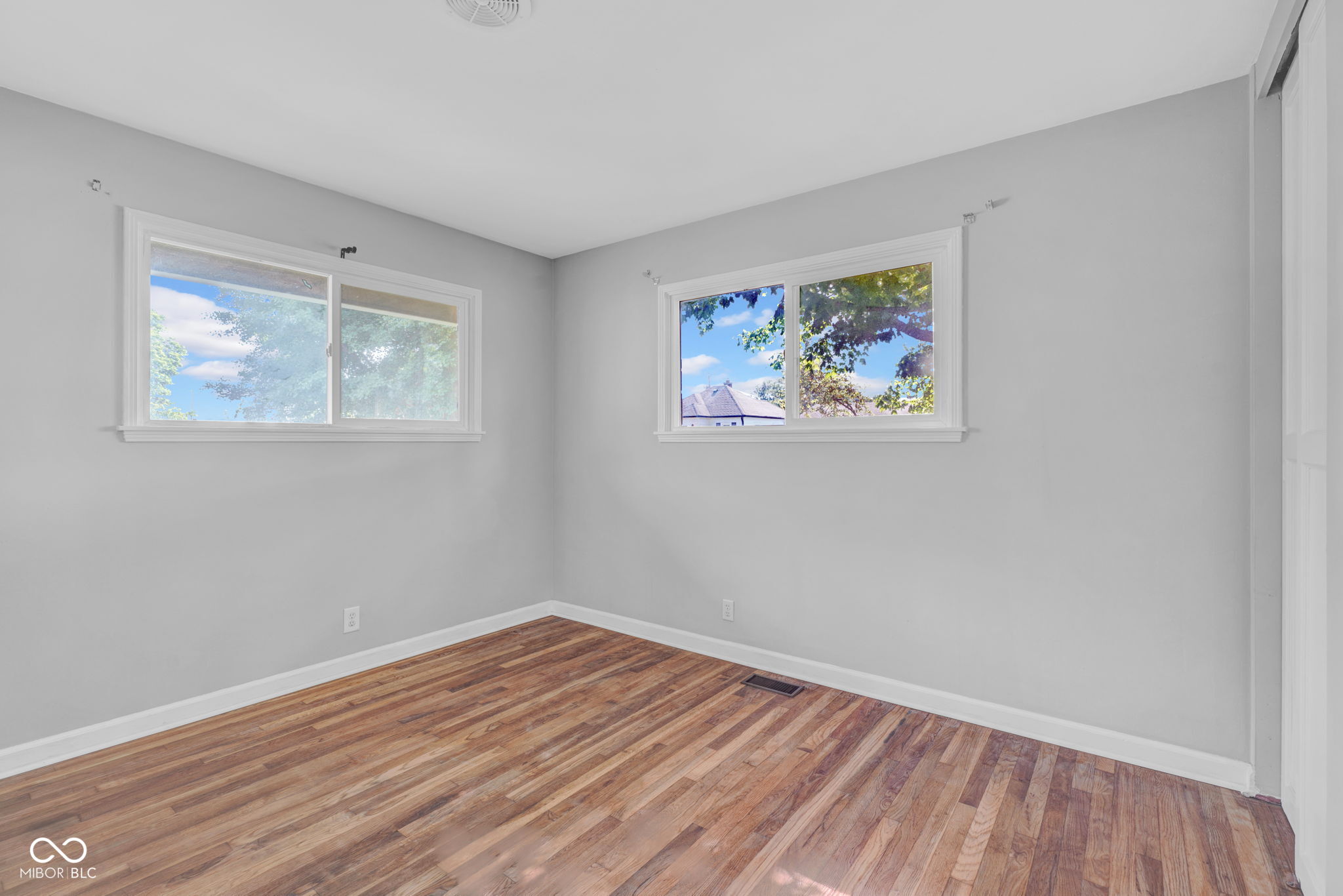 2019 19th Street Columbus, IN 47201 - Photo 13 of 22