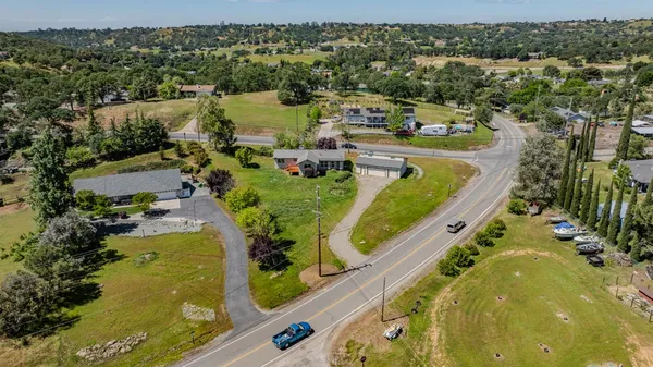 $369,000 | 2611 Hart Vickson Lane, Valley Springs, CA 95252