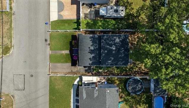 $653,000 | 792 Glendale Road, West Babylon, NY 11704