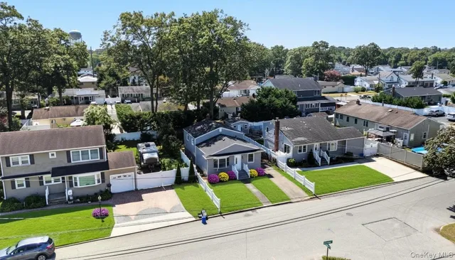 $653,000 | 792 Glendale Road, West Babylon, NY 11704