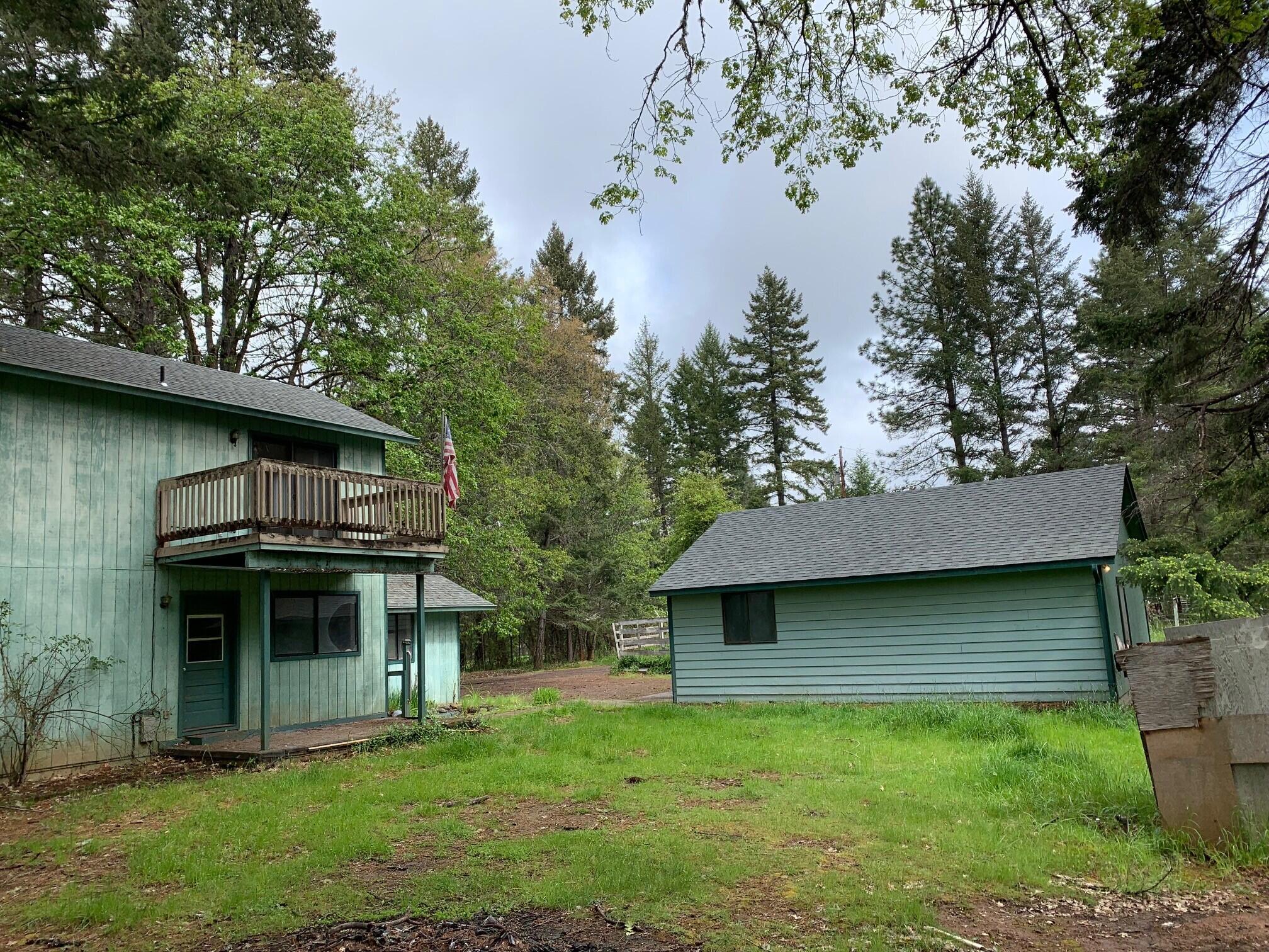 877 Crow Road Merlin, OR 97532 - Photo 4 of 25 2.5