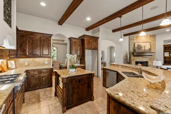 $995,900 | 8518 Wild Trace, Garden Ridge, TX 78266
