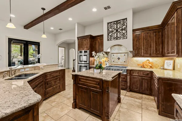 $995,900 | 8518 Wild Trace, Garden Ridge, TX 78266