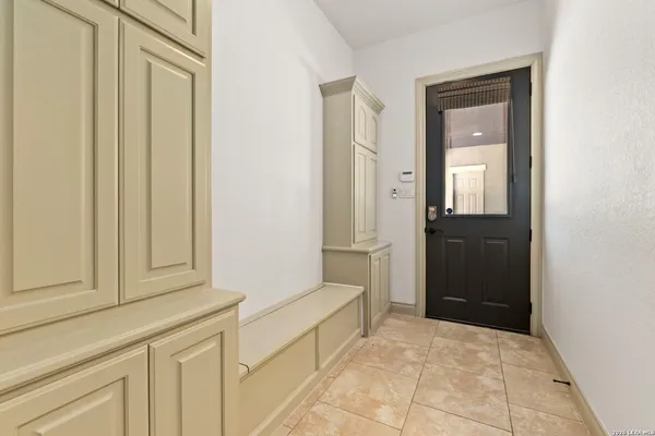 $995,900 | 8518 Wild Trace, Garden Ridge, TX 78266