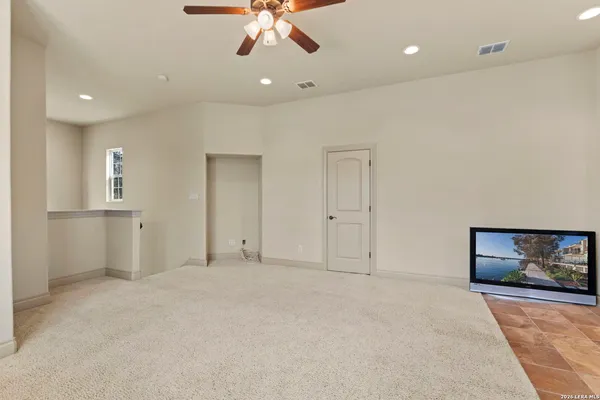 $995,900 | 8518 Wild Trace, Garden Ridge, TX 78266