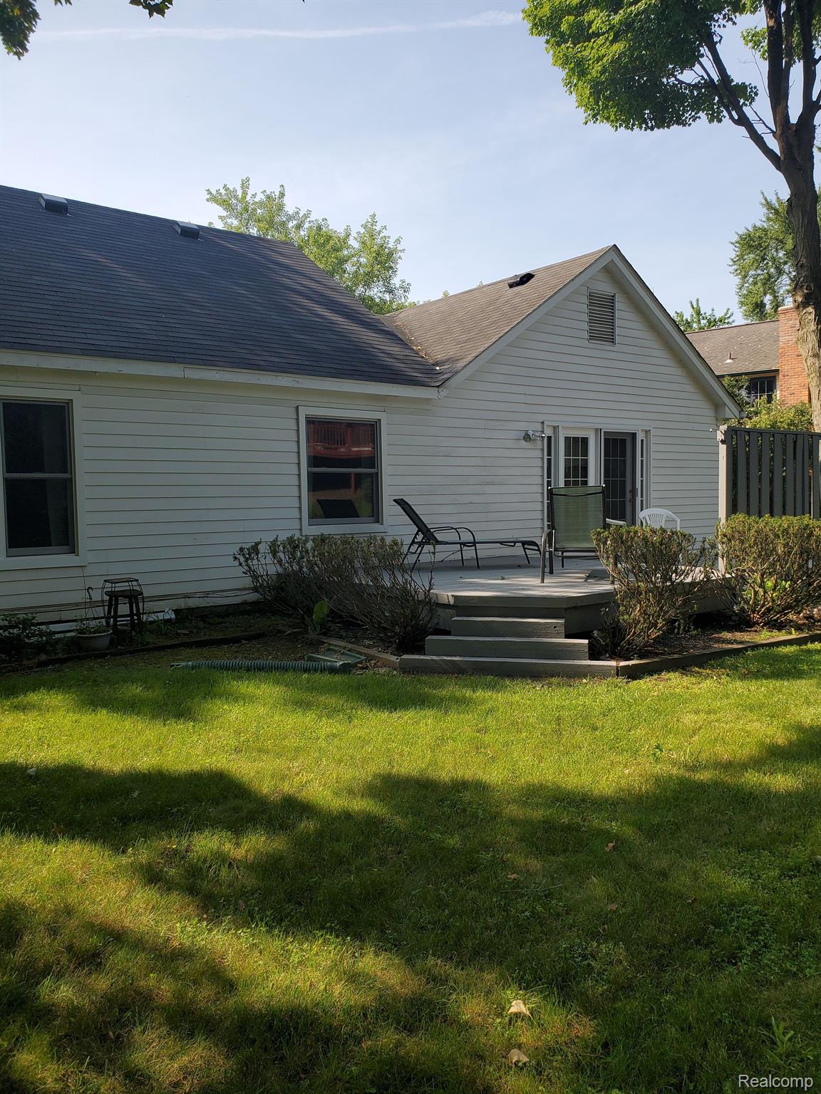 35647 Congress Road Farmington, MI 48335 - Photo 2 of 24 Gallery Image 2