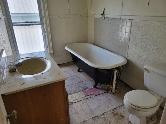 $29,500 | 143 1st Avenue Southeast, Wells, MN 56097